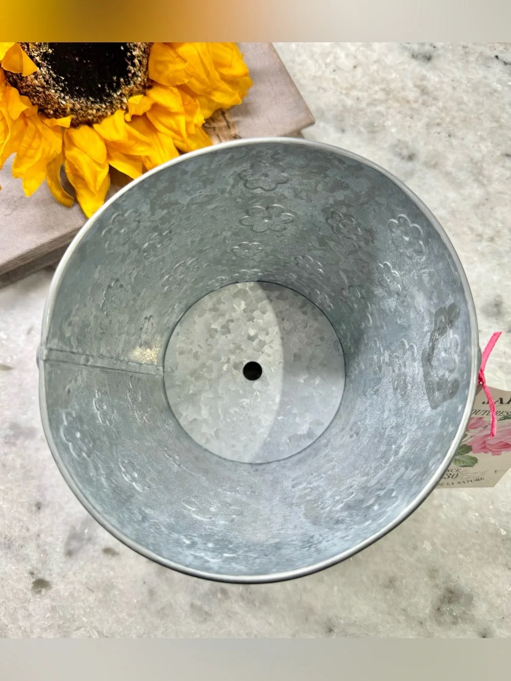 New Rustic Cottage Daisy Flower Print Metal Bucket Planter Holder Decor - 5.25”